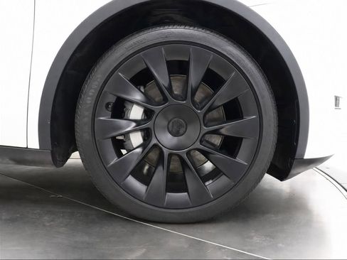 Used 2023 Tesla Model Y Long Range AWD/4WD image 41
