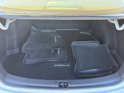 Used 2020 Toyota Corolla LE w/ LE Convenience Package image 17