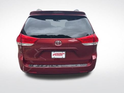 Used 2013 Toyota Sienna XLE FWD image 6