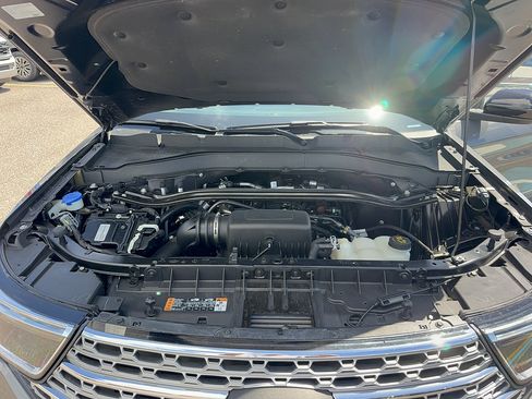 Certified 2022 Ford Explorer Limited RWD image 37