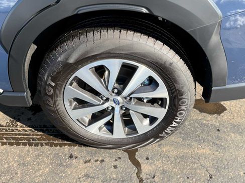 Certified 2025 Subaru Outback Premium w/ Popular Package #1A image 9