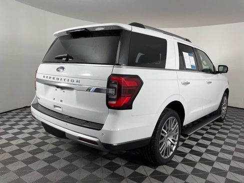 Used 2024 Ford Expedition Limited RWD image 11