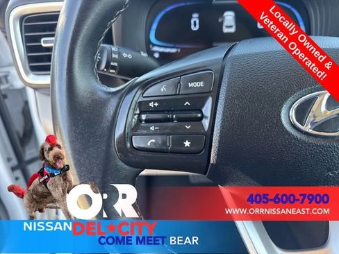 Used 2025 Hyundai Venue SEL FWD image 18