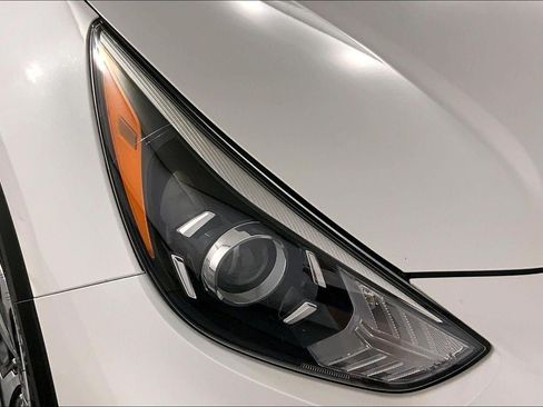 Used 2020 Kia Niro LX FWD image 26
