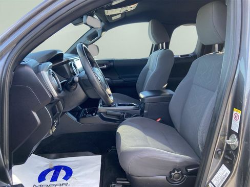 Used 2019 Toyota Tacoma TRD Sport AWD/4WD image 17