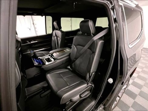 Used 2023 Jeep Grand Wagoneer Series II AWD/4WD image 24