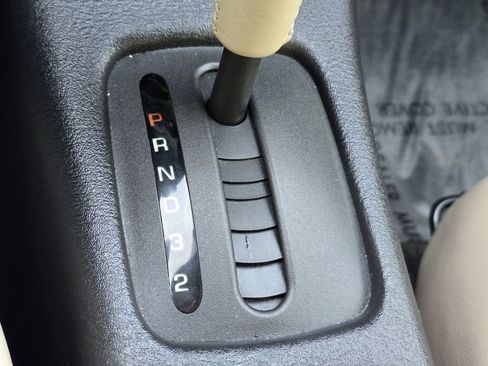 Used 2001 Saturn S-Series SL2 image 28