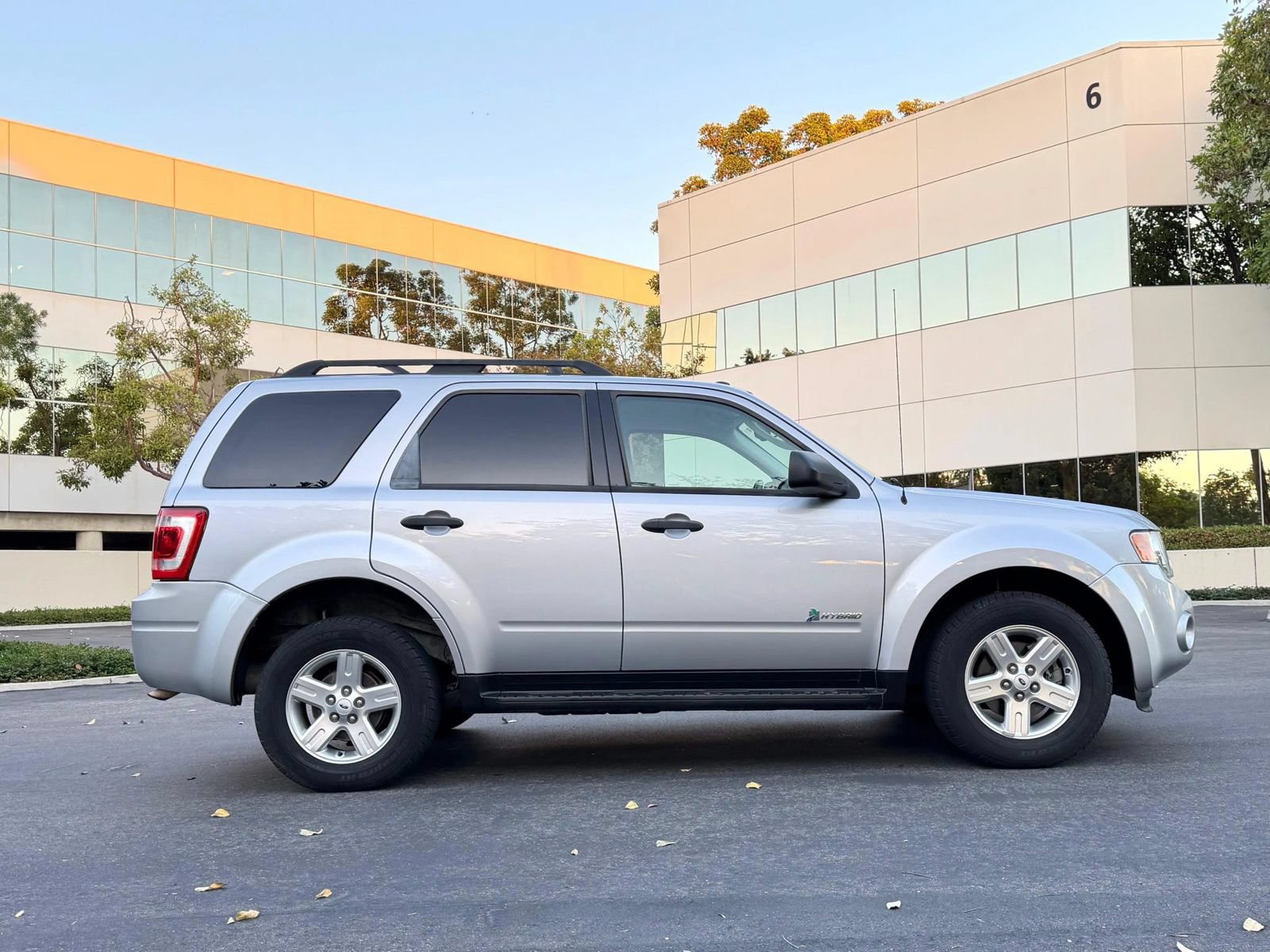 Used 2012 Ford Escape FWD Hybrid image 2