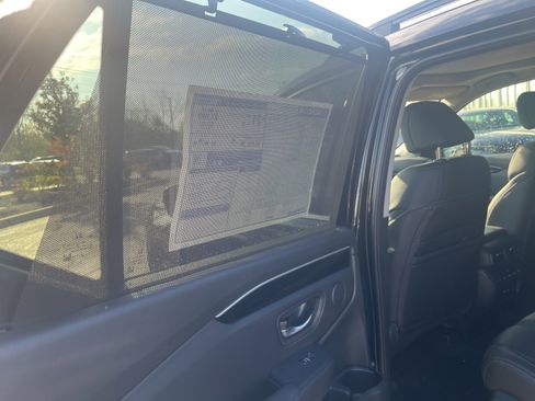 New 2025 Honda Pilot Touring image 21