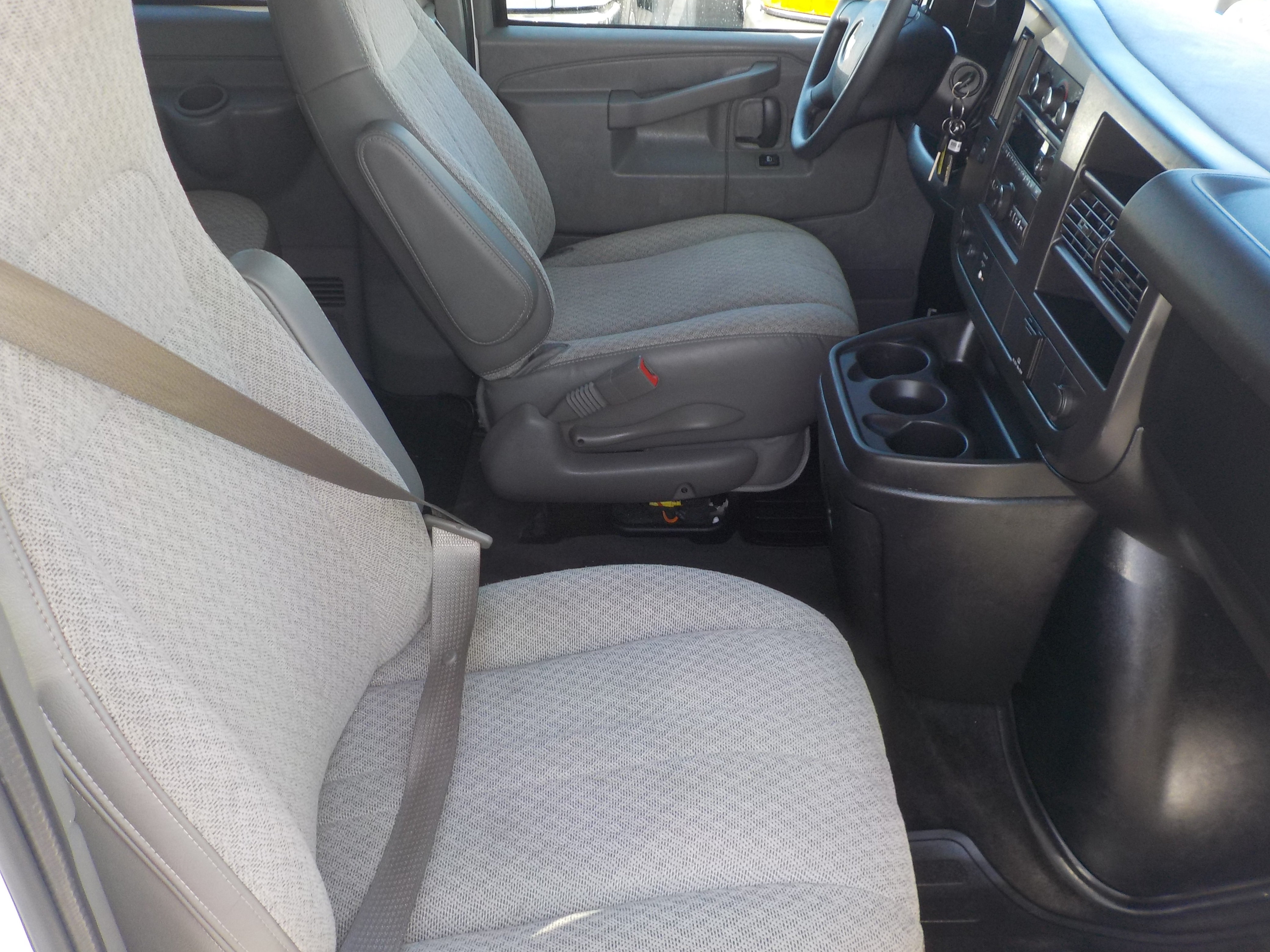 Used 2017 Chevrolet Express 3500 LT w/ LT Preferred Equipment Group RWD image 29