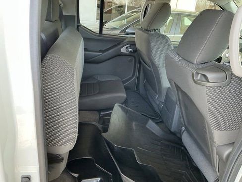 Used 2014 Nissan Frontier PRO-4X image 19