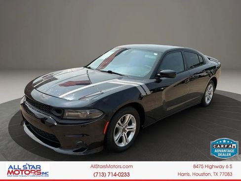 Used 2017 Dodge Charger SE w/ Popular Equipment Group RWD image 3