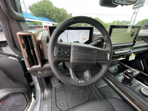 New 2025 GMC Hummer EV 3X AWD/4WD image 17