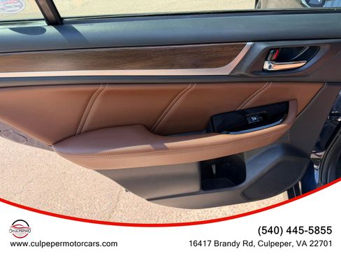 Used 2018 Subaru Outback 3.6R Touring AWD/4WD image 11
