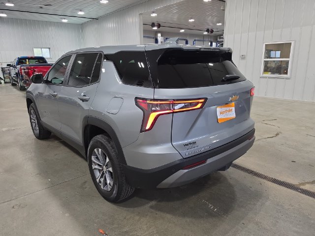 Used 2026 Chevrolet Equinox LT AWD/4WD image 6