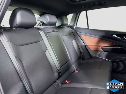 Used 2022 Volkswagen ID.4 Pro S w/ Gradient Package image 27