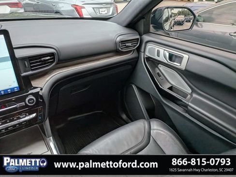 Used 2024 Ford Explorer Platinum w/ Technology Package AWD/4WD image 16