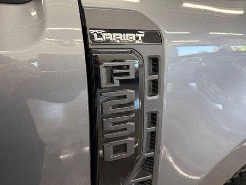 Used 2024 Ford F250 Lariat w/ Lariat Ultimate Package AWD/4WD image 32