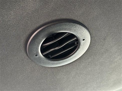 Used 2024 GMC Yukon SLT image 20