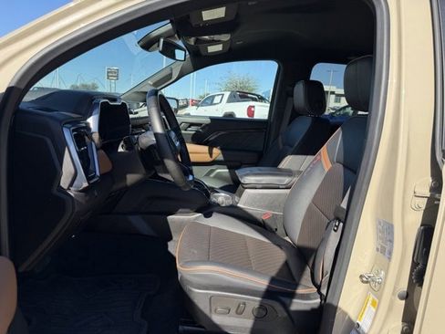 Used 2024 GMC Canyon AT4 w/ AT4 Premium Package image 13