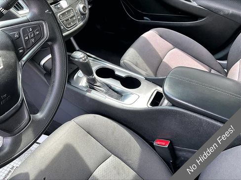 Used 2020 Chevrolet Malibu LT FWD image 13