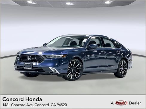 Used 2025 Honda Accord Touring image 1