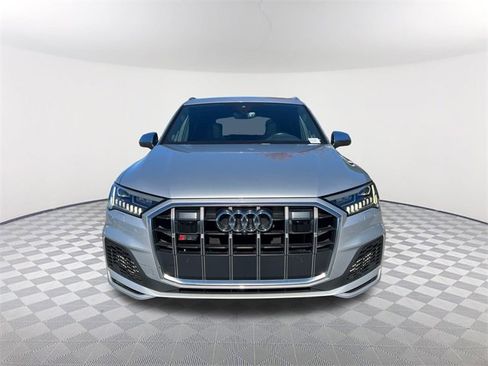 Used 2022 Audi SQ7 Premium Plus w/ SQ7 Executive Package image 2