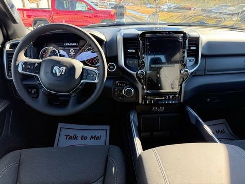 New 2026 RAM 1500 4x4 Crew Cab image 17