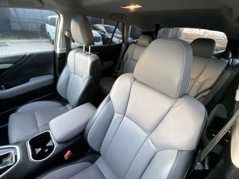 Used 2022 Subaru Outback Limited image 9