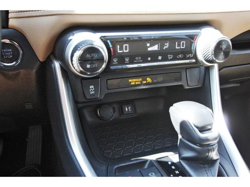 Used 2019 Toyota RAV4 XLE Premium FWD image 25