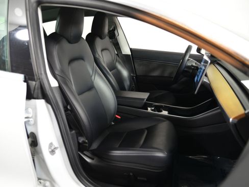 Used 2020 Tesla Model 3 Long Range image 16