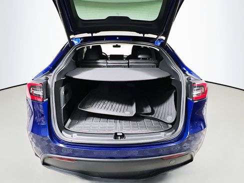 Used 2023 Tesla Model Y Long Range image 33