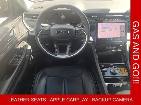 Used 2023 Jeep Grand Cherokee Limited w/ Black Appearance Package AWD/4WD image 25