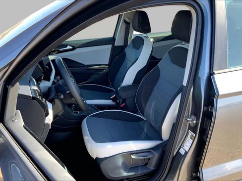 New 2026 Volkswagen Taos S FWD image 9