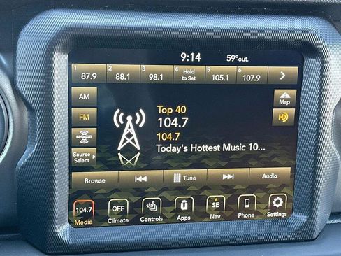 Used 2023 Jeep Wrangler Unlimited w/ Sun & Screen Package image 14