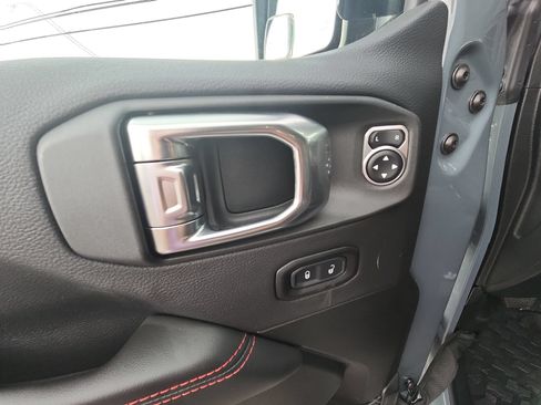Certified 2026 Jeep Wrangler Rubicon AWD/4WD image 15