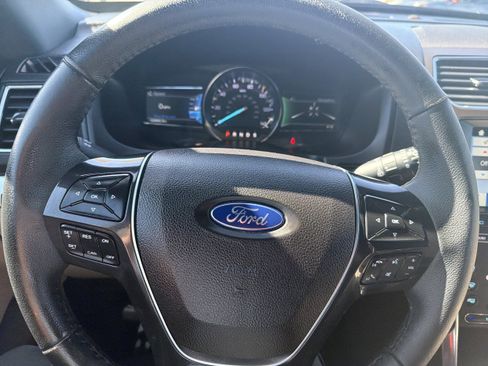 Used 2018 Ford Explorer Limited AWD/4WD image 14