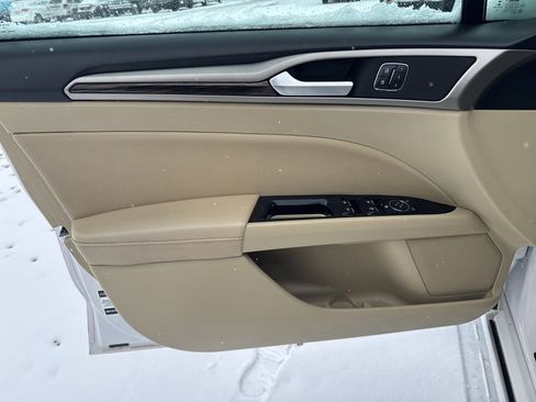 Used 2014 Ford Fusion SE w/ Equipment Group 202A image 6