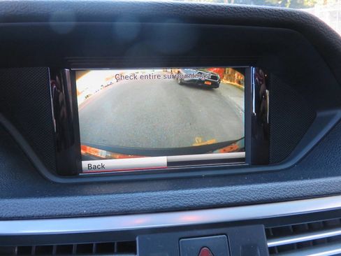 Used 2013 Mercedes-Benz E 350 4MATIC Sedan image 17