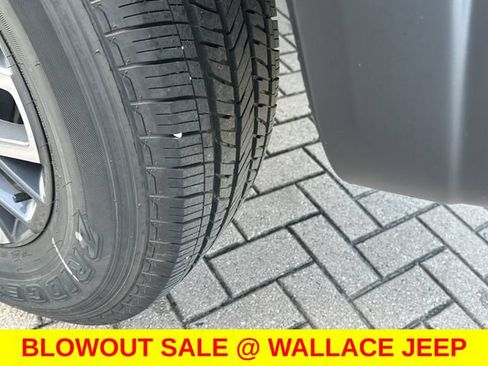 Used 2026 Jeep Wrangler Unlimited Sahara AWD/4WD image 11