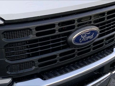 Used 2025 Ford F250 XL w/ XL Chrome Package image 27