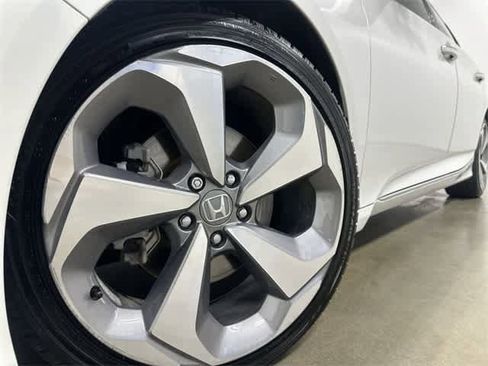 Certified 2019 Honda Accord Touring image 29
