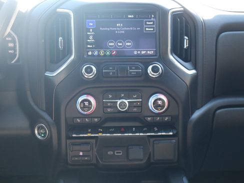 Used 2022 GMC Sierra 2500 AT4 w/ AT4 Premium Plus Package image 14