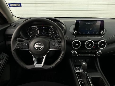 Used 2025 Nissan Sentra SV image 13