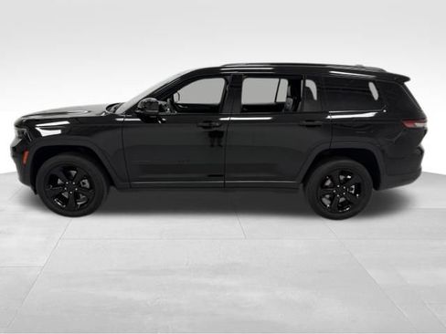 Used 2024 Jeep Grand Cherokee L Laredo AWD/4WD image 3