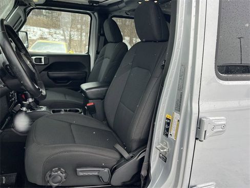 Used 2022 Jeep Gladiator Sport image 15