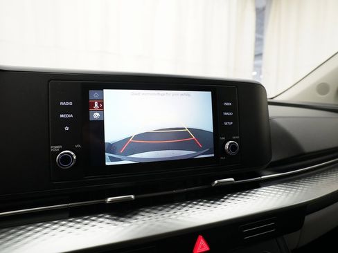 Certified 2024 Kia Carnival LX image 20