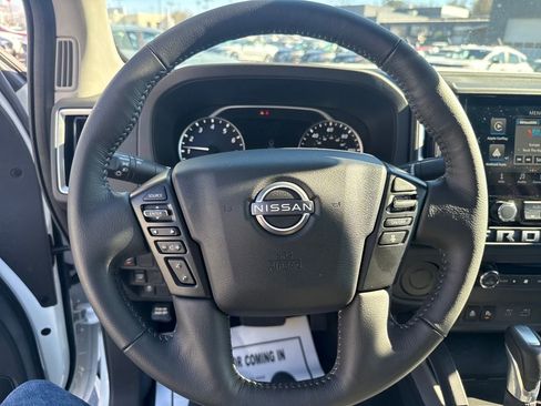 Used 2025 Nissan Frontier SV w/ SV Convenience Package image 15