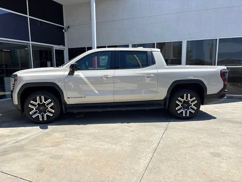 Used 2026 GMC Sierra EV Elevation AWD/4WD image 9