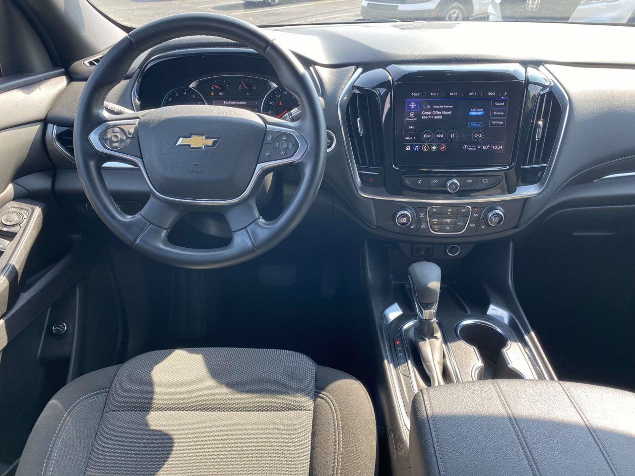 Used 2023 Chevrolet Traverse LT FWD image 9